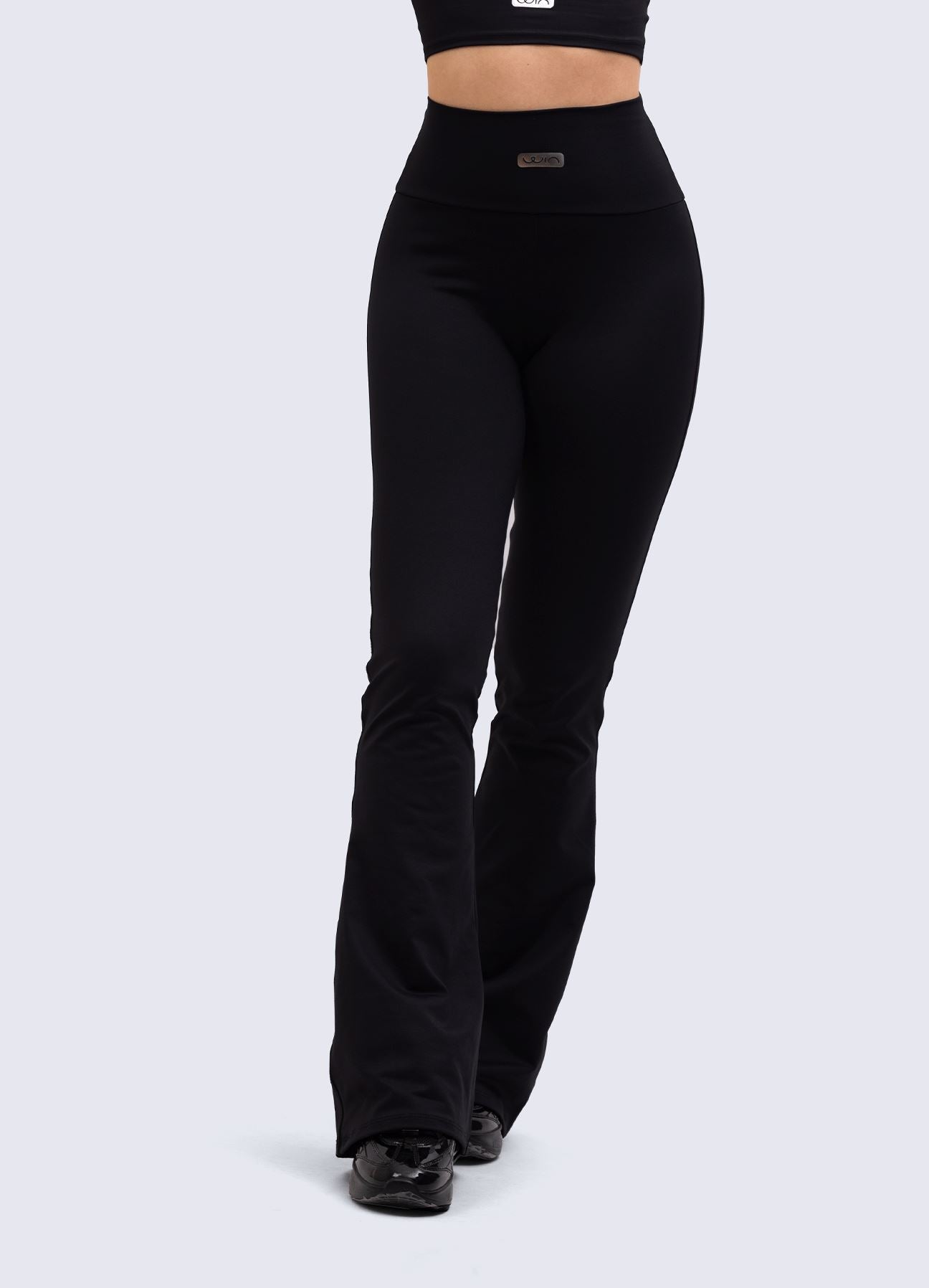 PANTALON EMANA FLARE BASIC-NEGRO WINropadeportiva