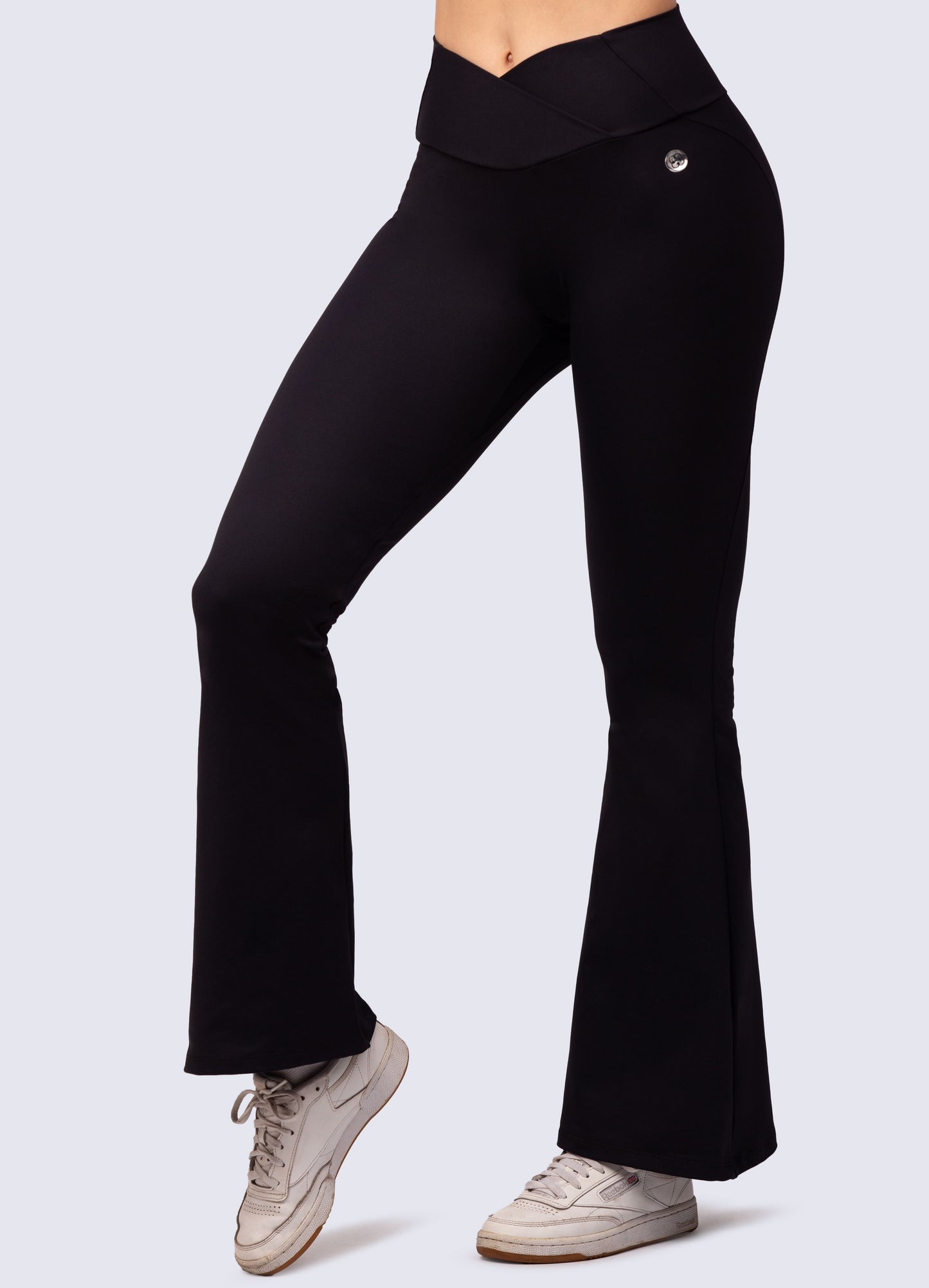Pantalones Acampanados Negros | WIN ROPA DEPORTIVA