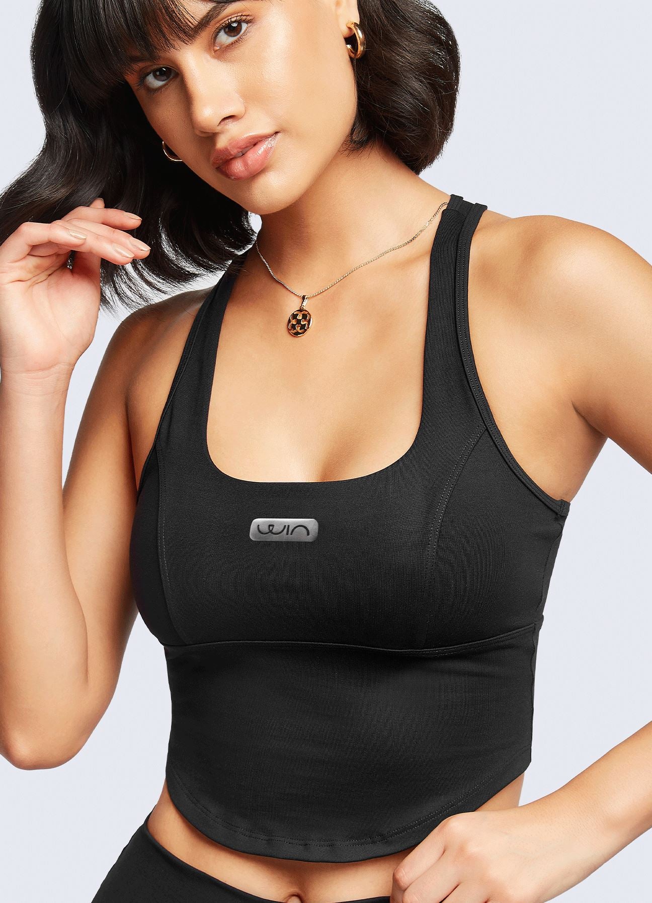 TOP EMANA ACTION-NEGRO TOPS WIN