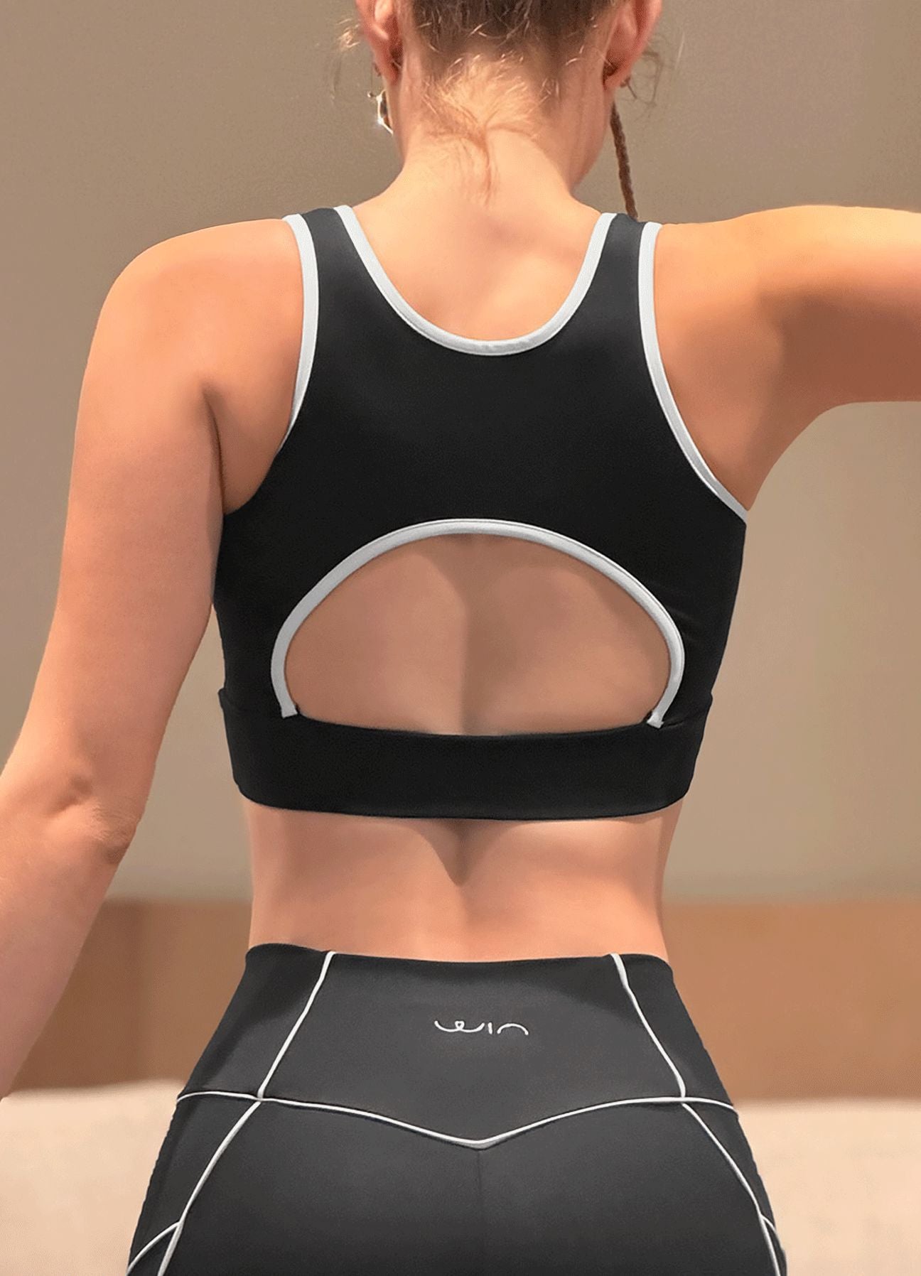 TOP EMANA LINE - NEGRO/BLANCO WIN ROPA DEPORTIVA