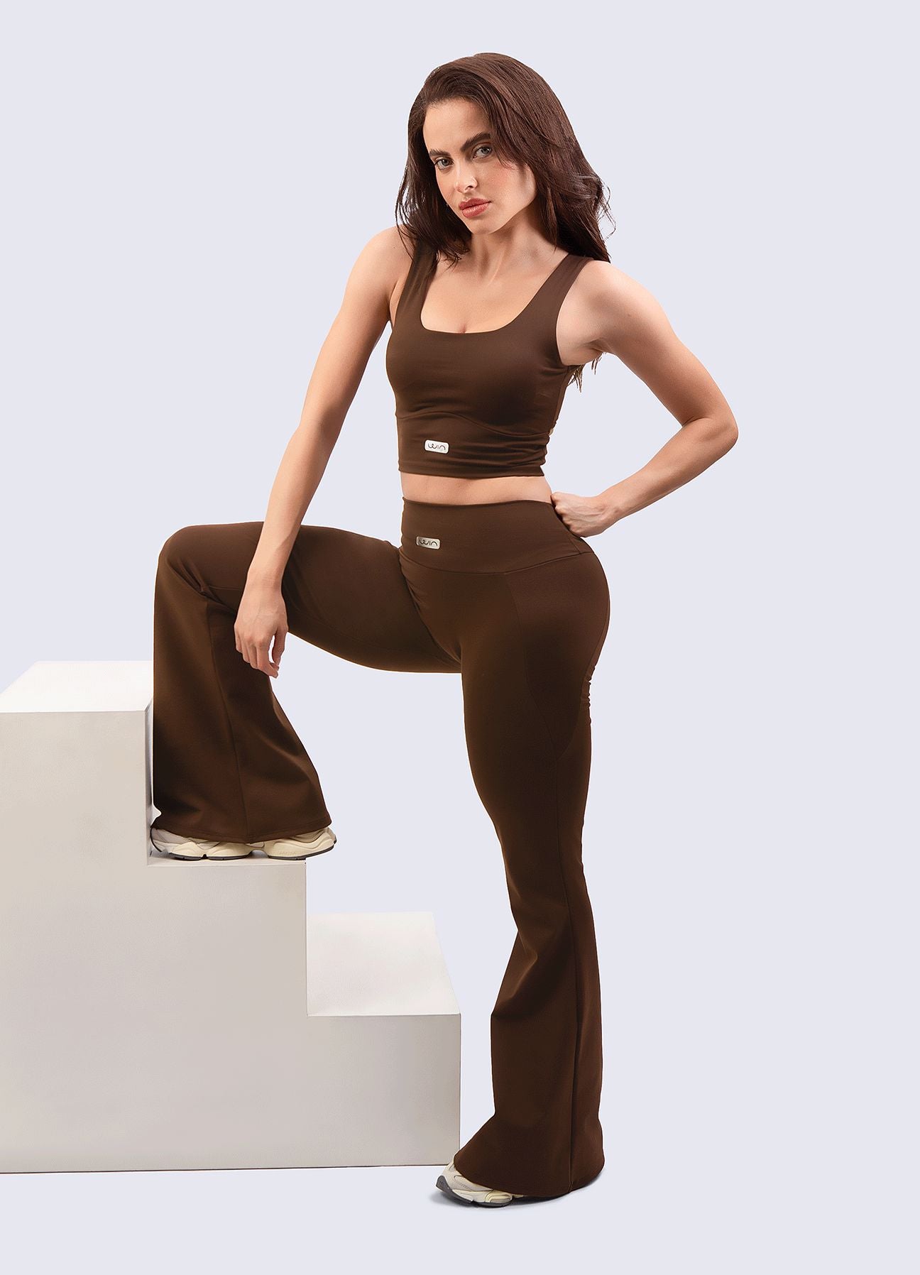 TOP EMANA SCULPT-MARRON OSCURO TOPS WIN ROPA DEPORTIVA