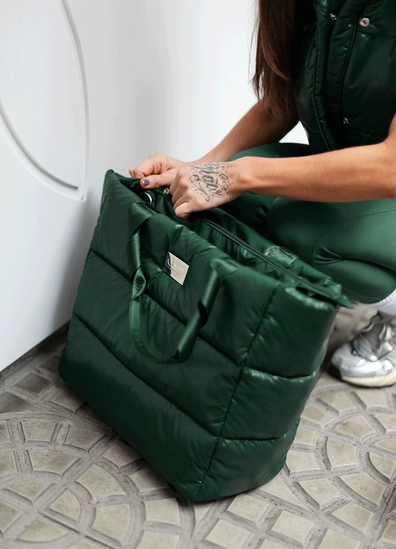 BOLSO PUFF - VERDE BOTELLA BOLSO WIN ROPA DEPORTIVA 
