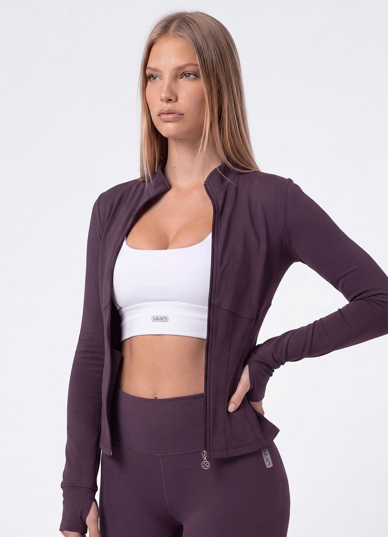 CASACA EMANA STAY-MORADO OSCURO CASACAS WIN ROPA DEPORTIVA 