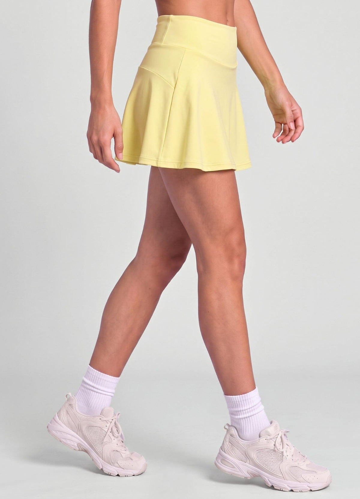 FALDA SHORT SOFT - BUTTERCREAM FALDA SHORT WIN ROPA DEPORTIVA 