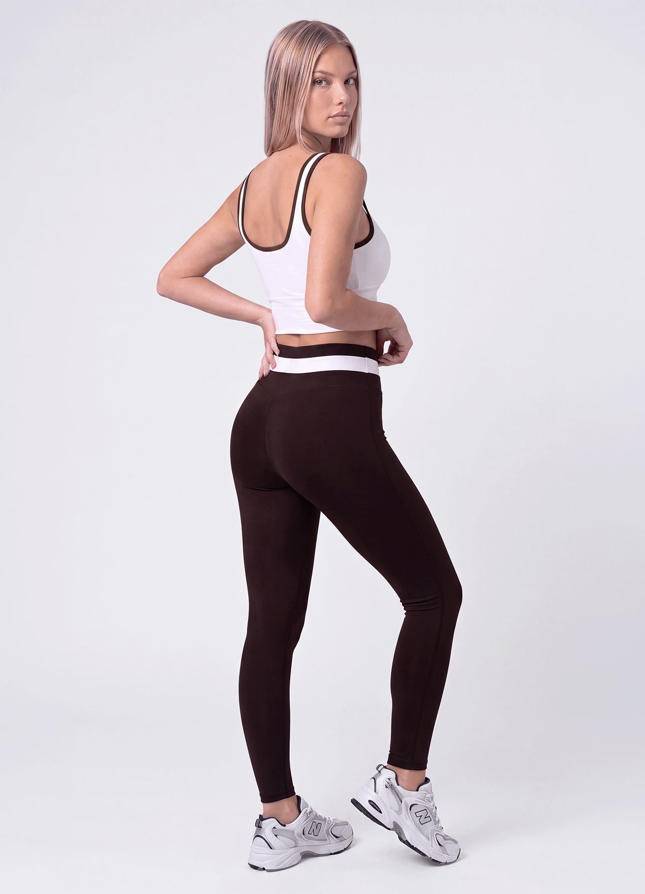 LEGGING EMANA BALANCE - MARRON OSCURO/BLANCO LEGGINGS WIN ROPA DEPORTIVA 