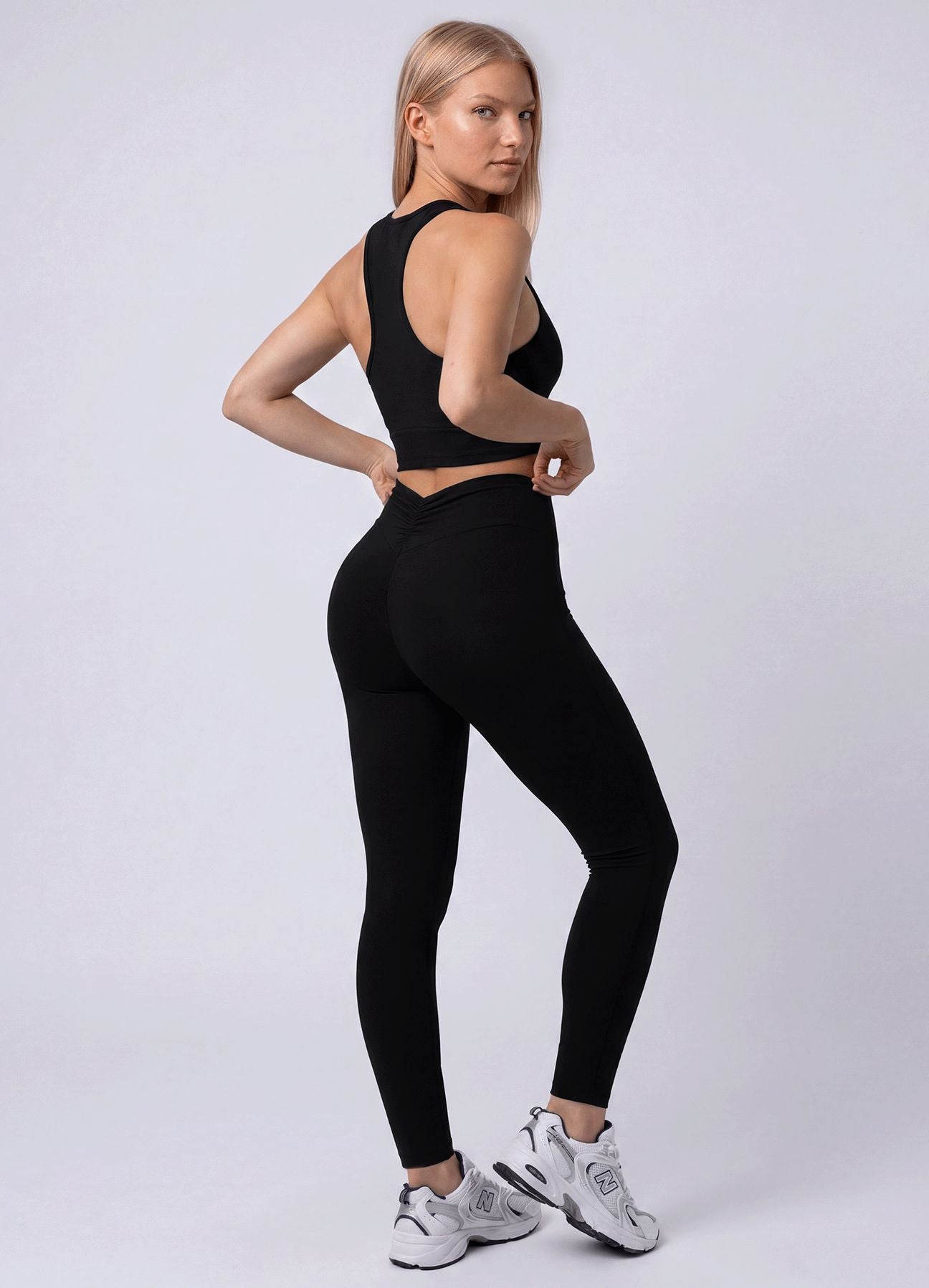 LEGGING EMANA POWER SCRUNCH - NEGRO LEGGINGS WIN ROPA DEPORTIVA 