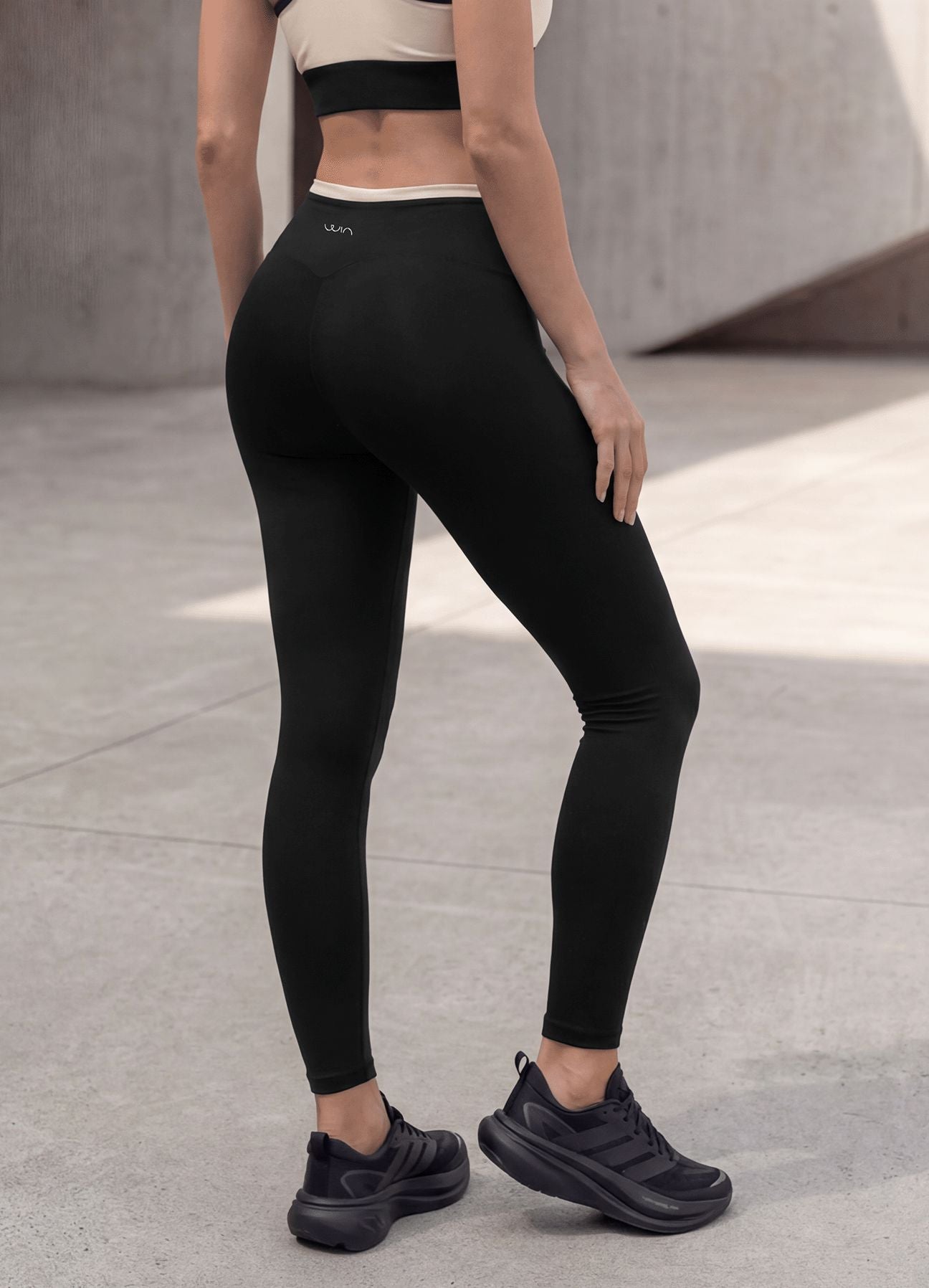 LEGGING EMANA SENSE - NEGRO/HUESO LEGGINGS WIN ROPA DEPORTIVA 