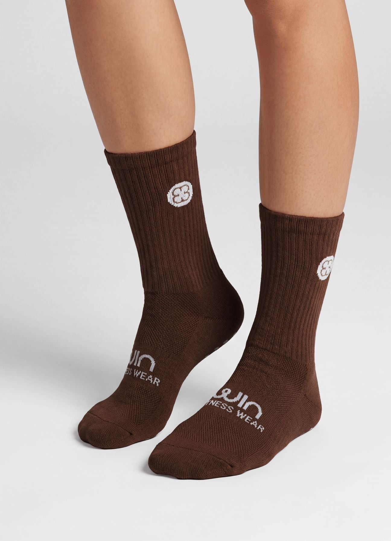 MEDIAS PILATES - MARRON OSCURO ACCESORIOS WIN ROPA DEPORTIVA 