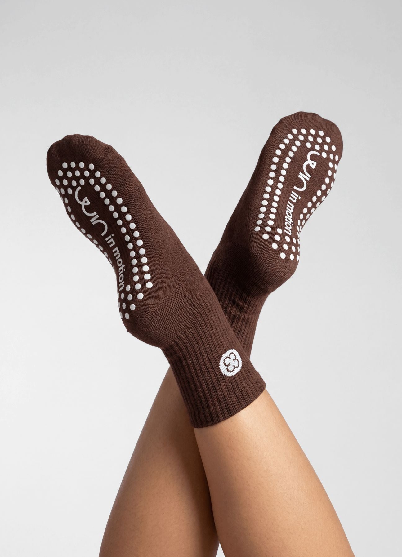 MEDIAS PILATES - MARRON OSCURO ACCESORIOS WIN ROPA DEPORTIVA 