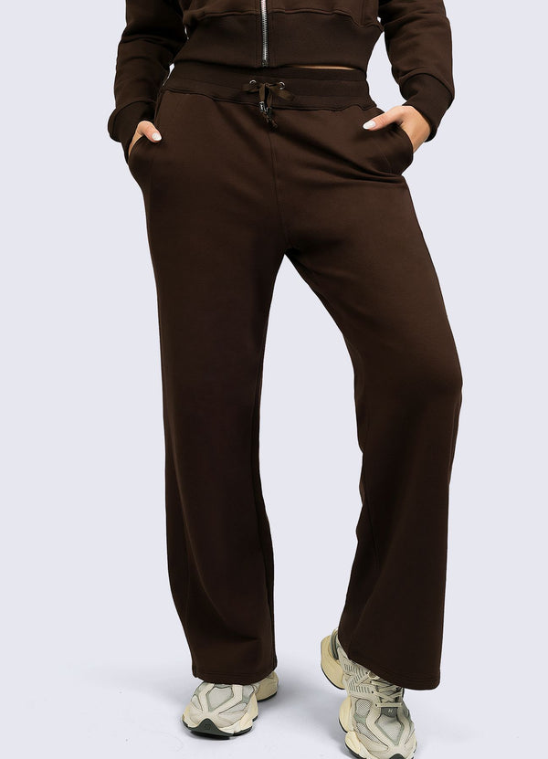 PANTALON BUZO ATHLEISURE - MARRON OSCURO WIN ROPA DEPORTIVA 