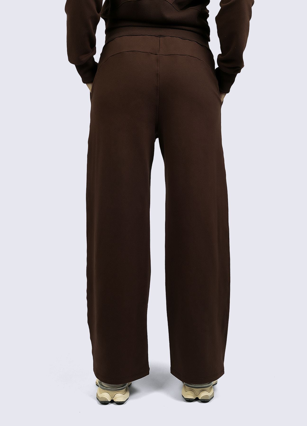 PANTALON BUZO ATHLEISURE - MARRON OSCURO WIN ROPA DEPORTIVA 