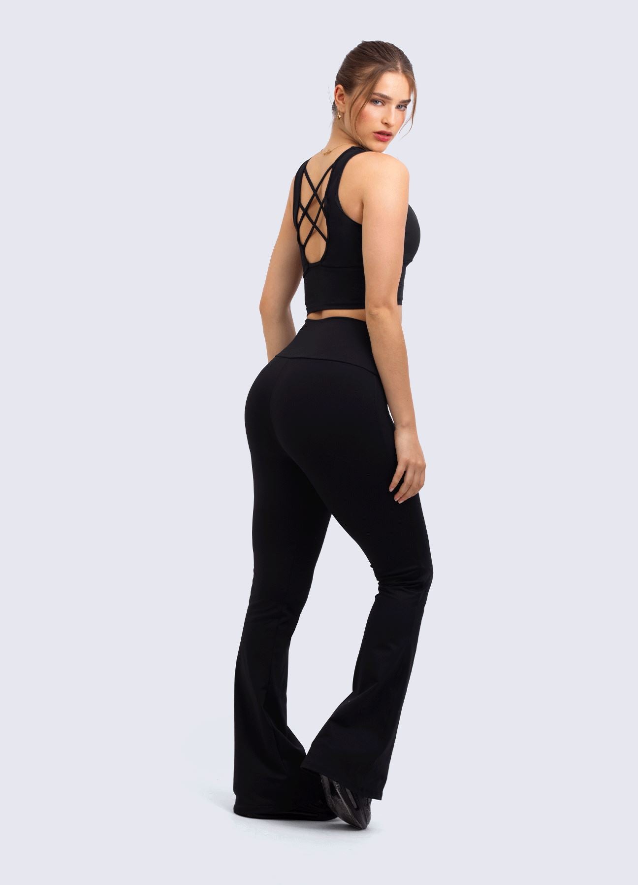 PANTALON EMANA FLARE BASIC-NEGRO WINropadeportiva 