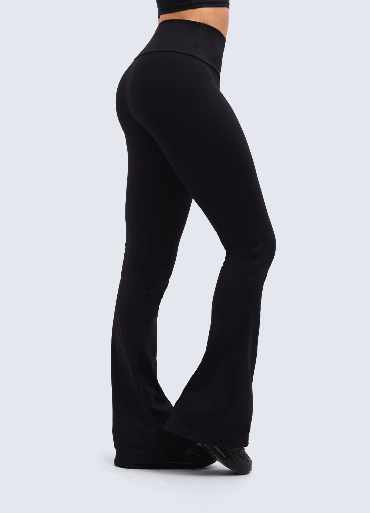 PANTALON EMANA FLARE BASIC-NEGRO WINropadeportiva 
