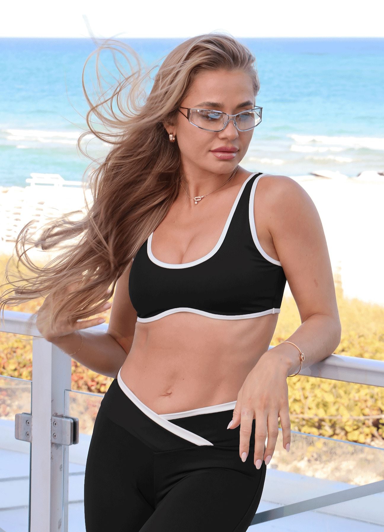 TOP EMANA CUT CONTRAST - NEGRO TOPS WIN ROPA DEPORTIVA 