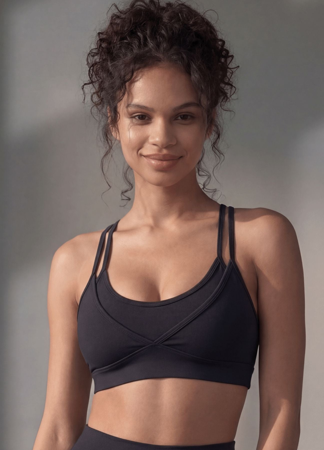 TOP EMANA CUT V SCULPT - NEGRO TOPS WIN ROPA DEPORTIVA 