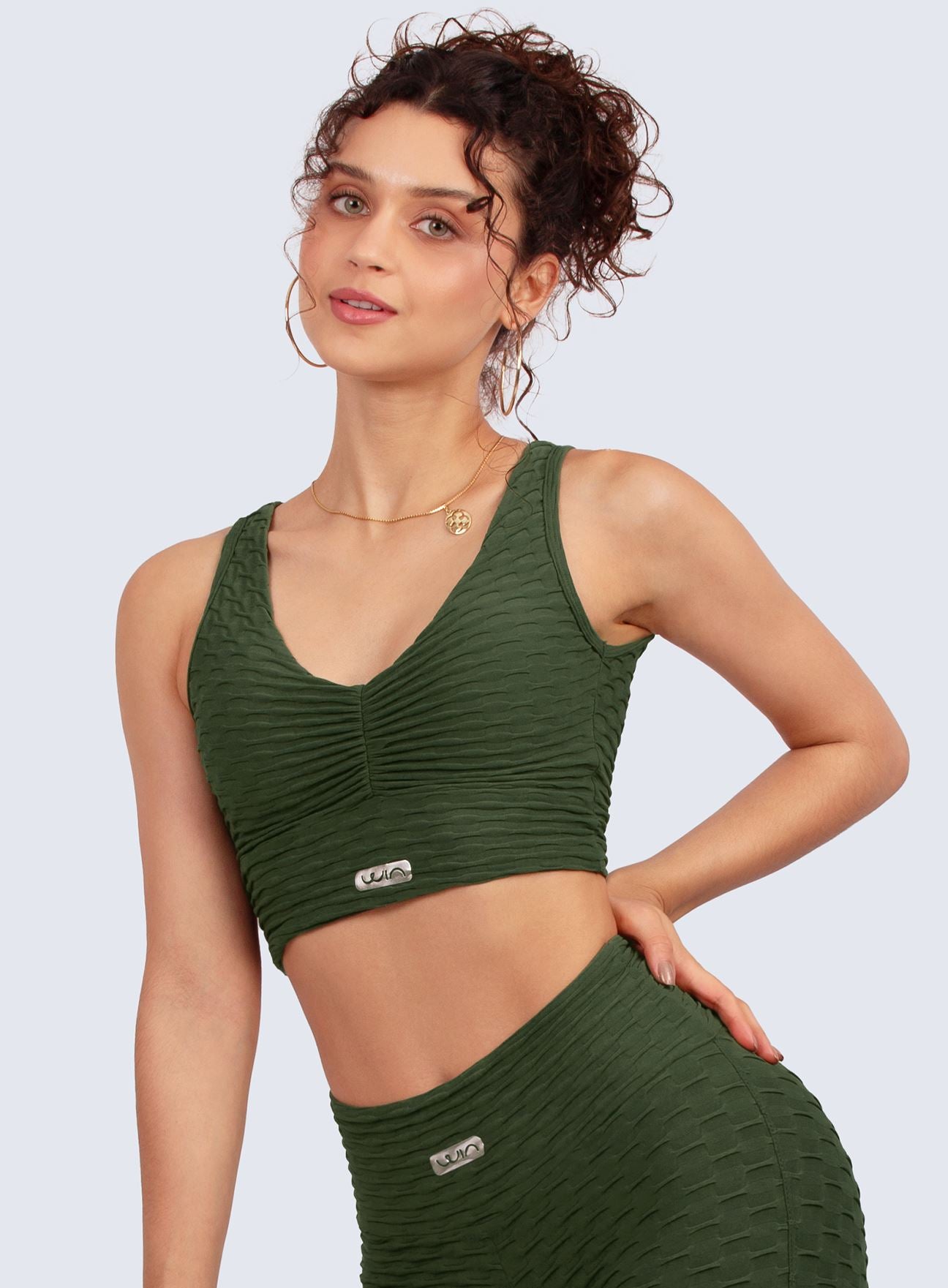 TOP EMANA GUSANITO-VERDE MILITAR TOPS WIN 