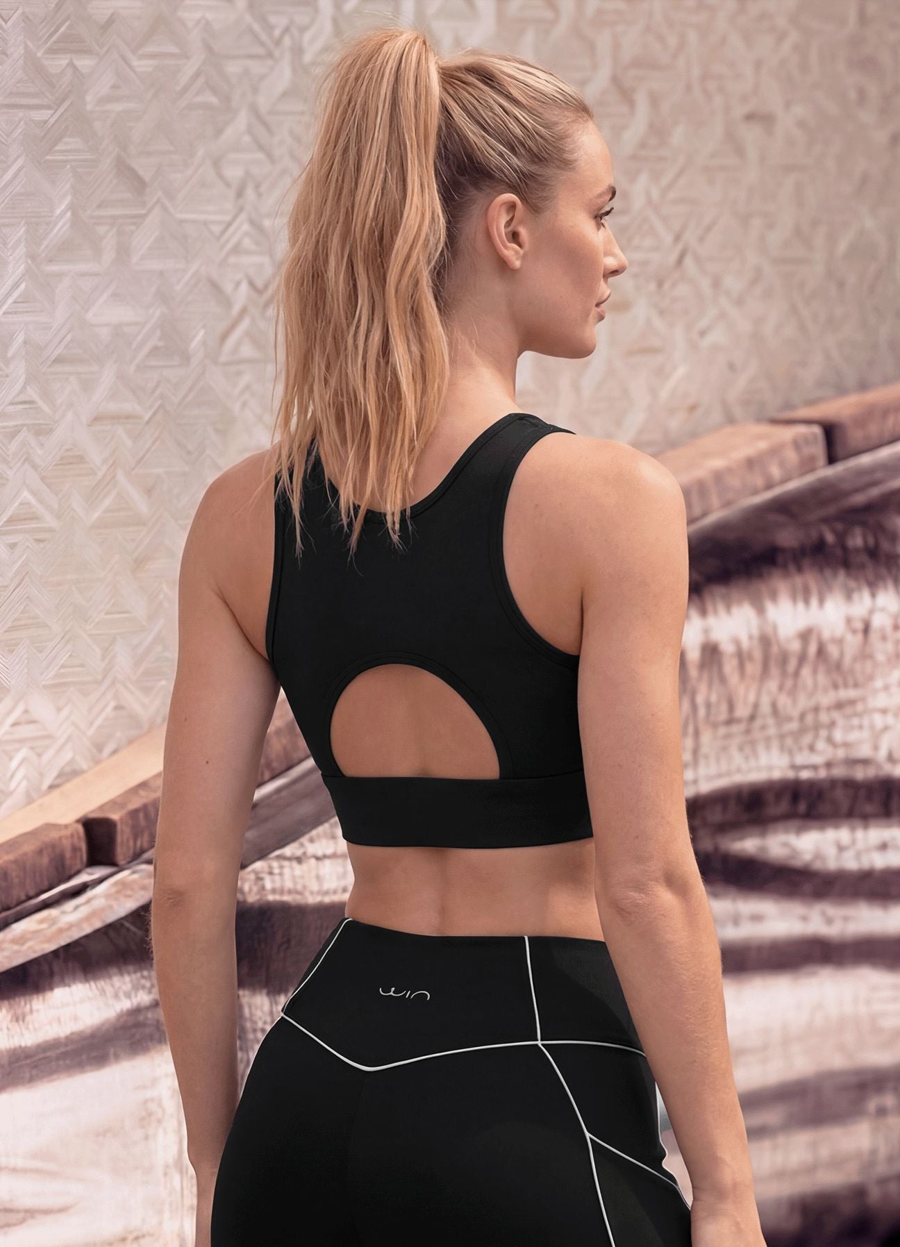 TOP EMANA MAXIM SCULPT - NEGRO TOPS WIN ROPA DEPORTIVA 