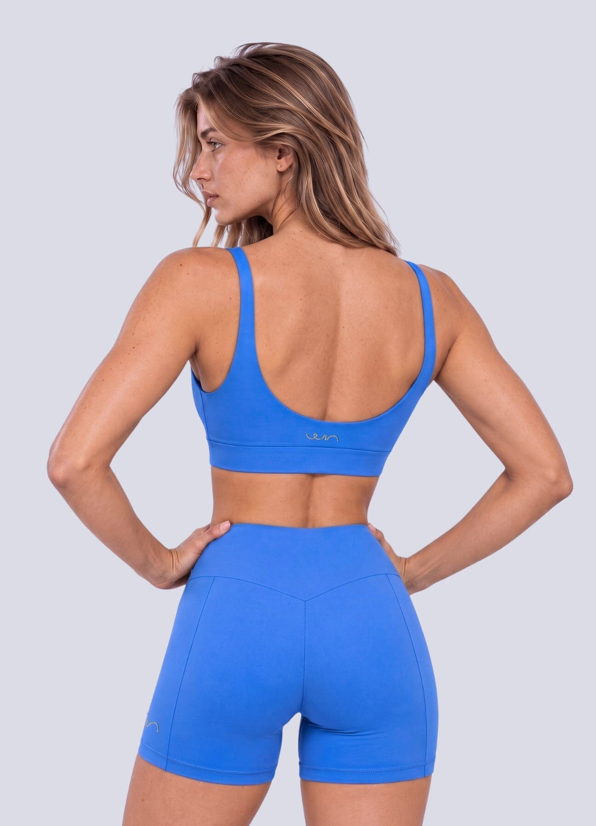 TOP EMANA MIND - CELESTE ANIL TOPS WIN ROPA DEPORTIVA 