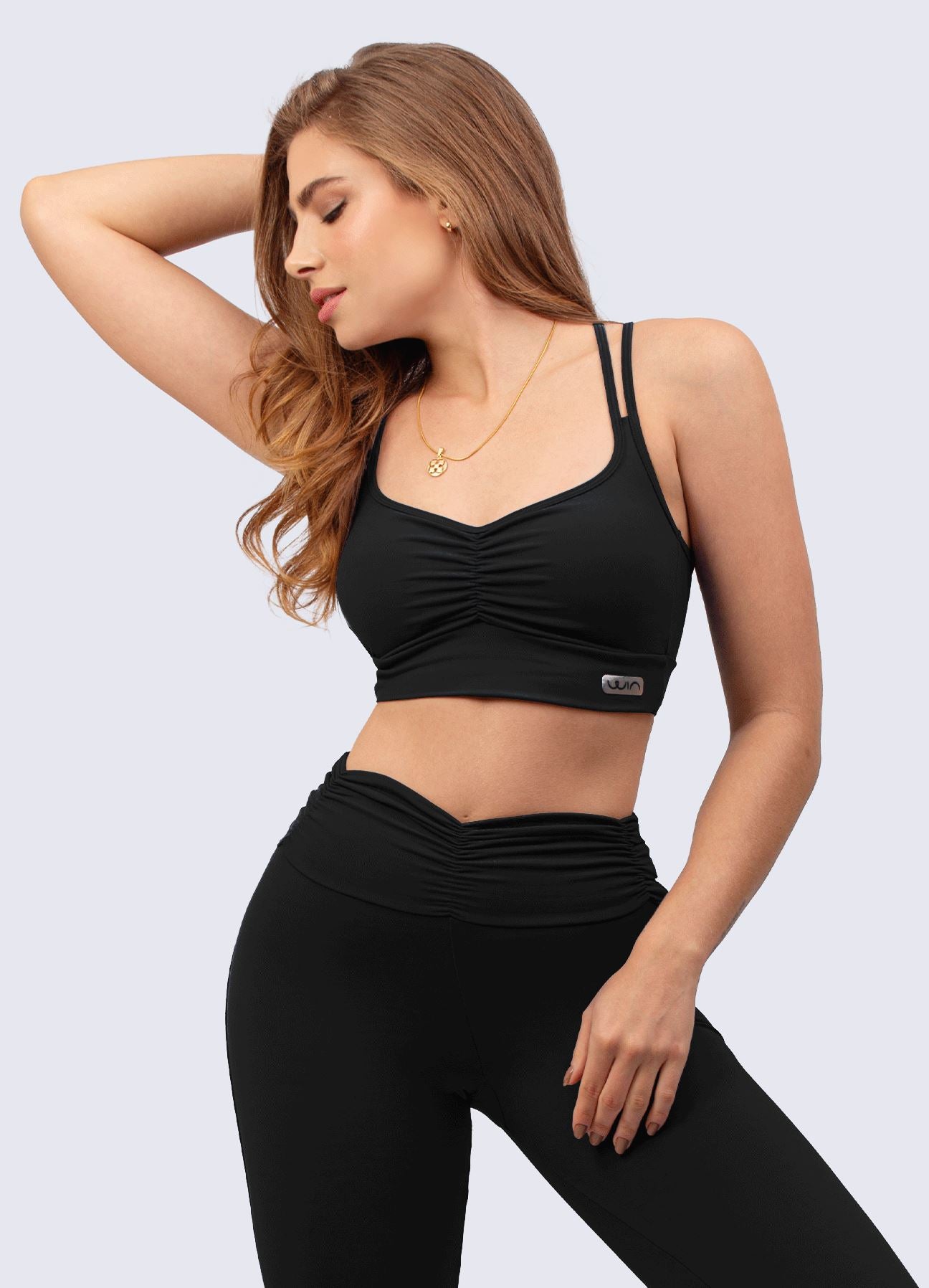 TOP EMANA SCRUNCH-NEGRO TOPS WINropadeportiva 