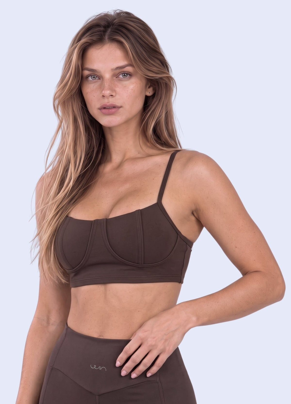 TOP EMANA SLOW - MARRON OSCURO TOPS WIN ROPA DEPORTIVA 