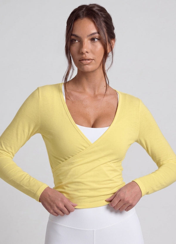 TOP STUDIO CRUZADO - BUTTERCREAM TOPS WIN ROPA DEPORTIVA BUTTERCREAM S/M 