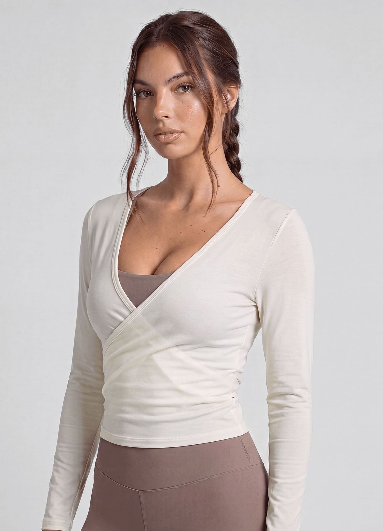 TOP STUDIO CRUZADO - HUESO TOPS WIN ROPA DEPORTIVA 