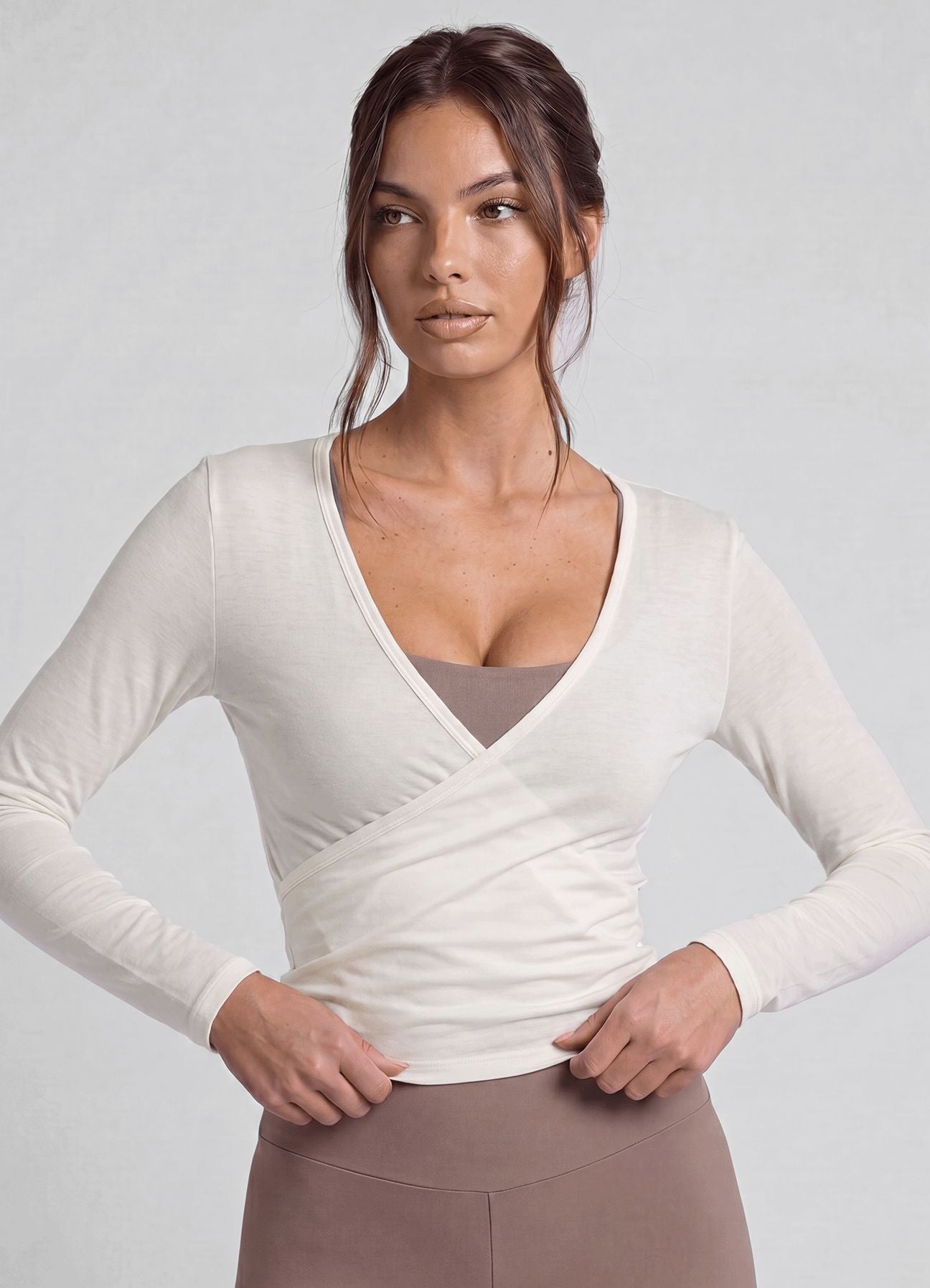 TOP STUDIO CRUZADO - HUESO TOPS WIN ROPA DEPORTIVA HUESO S/M 