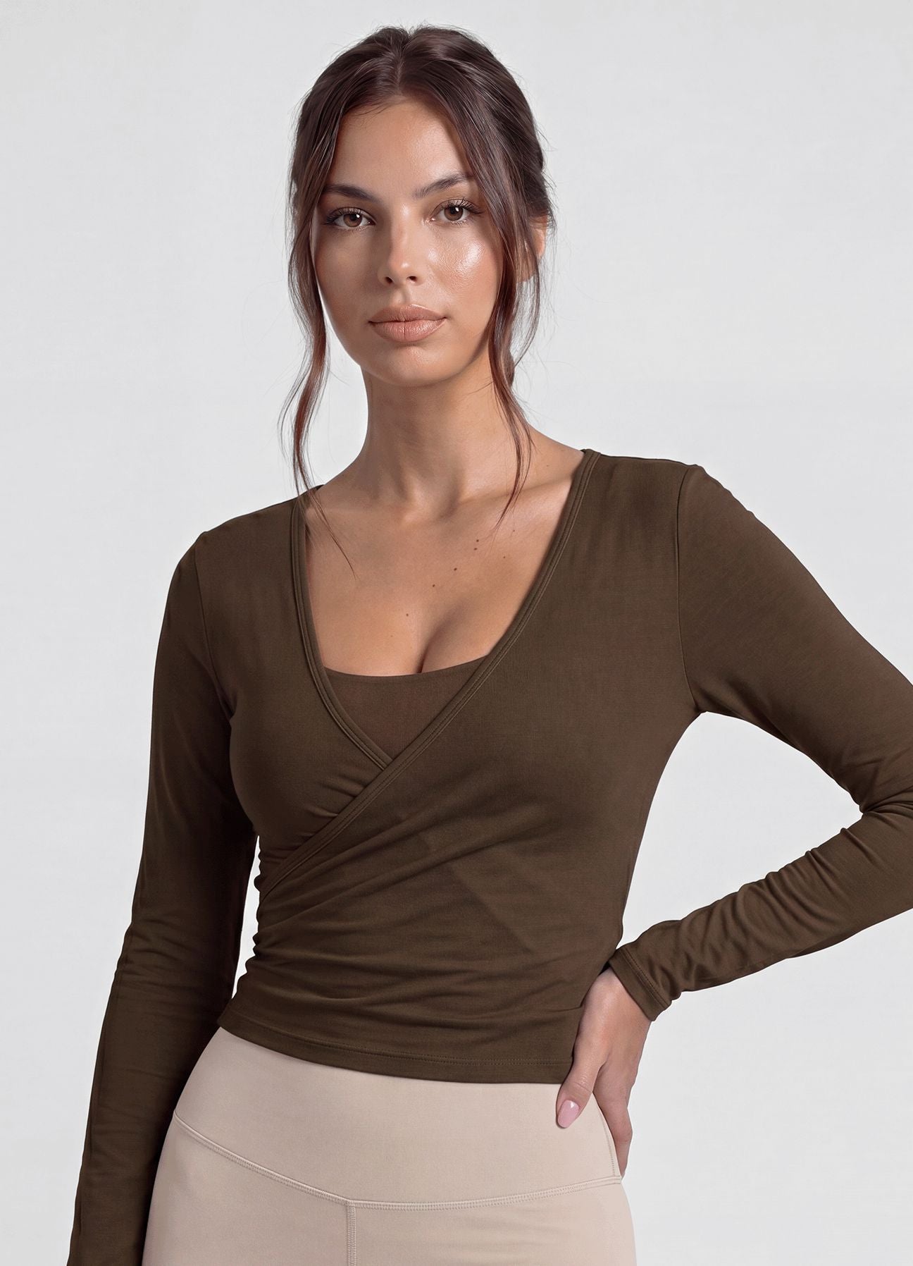 TOP STUDIO CRUZADO - MARRON OSCURO TOPS WIN ROPA DEPORTIVA 