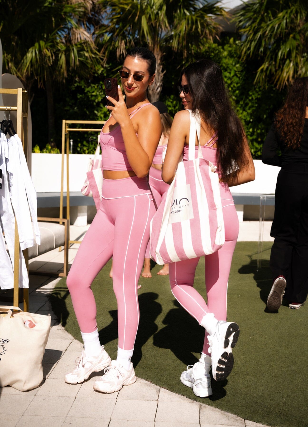 TOTE BAG STUDIO - ROSADO ACCESORIOS WIN ROPA DEPORTIVA 